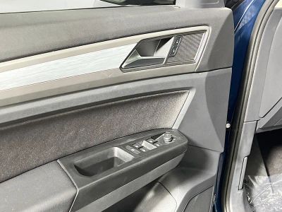 2021 Volkswagen Atlas — photo 14 view