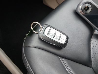 2023 Chrysler Pacifica — photo 16 view