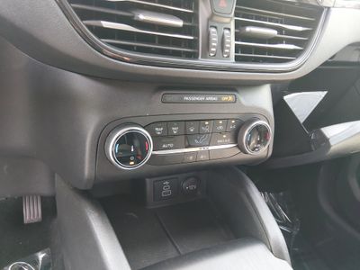 2025 Ford Escape - Photo 13