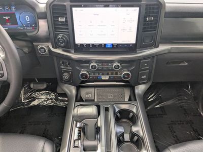 2025 Ford F-150 — photo 17 view
