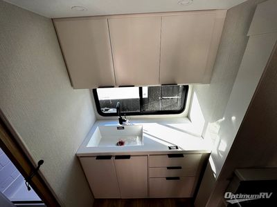 2026 Winnebago Thrive - Photo 8