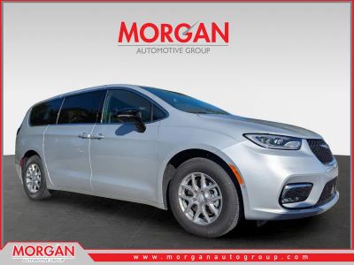 2026 Chrysler Pacifica Select in Silver — front three-quarter view