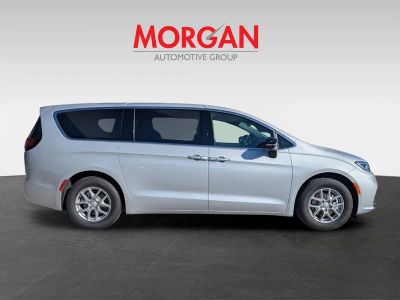 2026 Chrysler Pacifica — rear three-quarter view