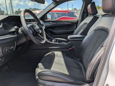 2025 Jeep Grand Cherokee L - Photo 12
