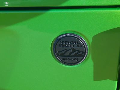 2026 Jeep Gladiator — photo 13 view
