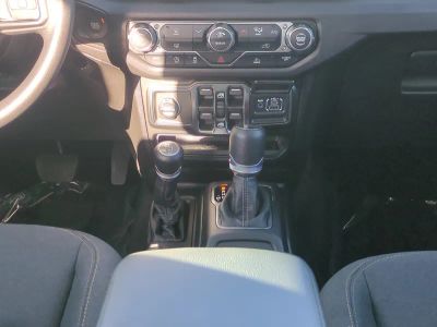 2026 Jeep Gladiator — photo 21 view