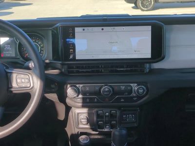 2026 Jeep Gladiator — photo 20 view