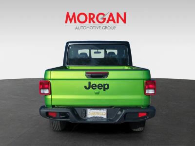 2026 Jeep Gladiator — engine compartment view