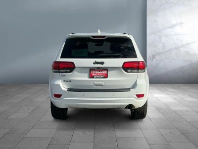 2021 Jeep Grand Cherokee — detail view