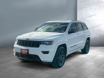 2021 Jeep Grand Cherokee — front three-quarter view