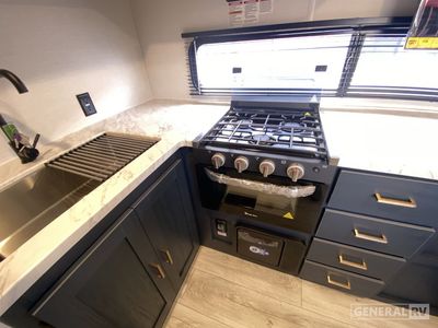 2025 Prime Time RV Avenger - Photo 12