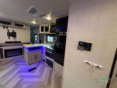 2024 CrossRoads RV Zinger - Photo 18