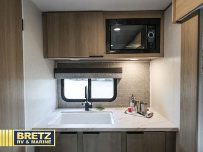 2026 Dutchmen RV Kodiak — photo 11 view