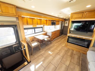2022 Tiffin ALLEGRO - Photo 8