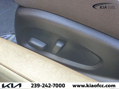 2023 Chevrolet Camaro — photo 19 view