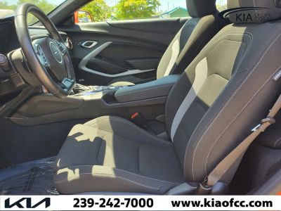 2023 Chevrolet Camaro — photo 18 view