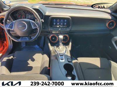 2023 Chevrolet Camaro — photo 13 view