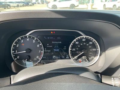 2026 Nissan Frontier — photo 10 view