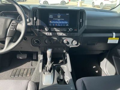 2026 Nissan Frontier — photo 13 view