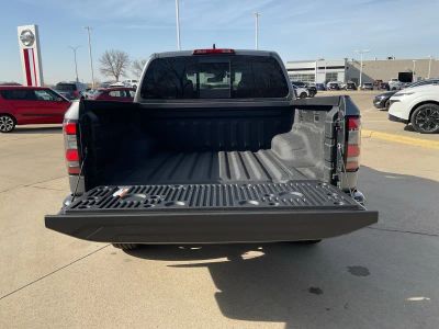 2026 Nissan Frontier — photo 17 view