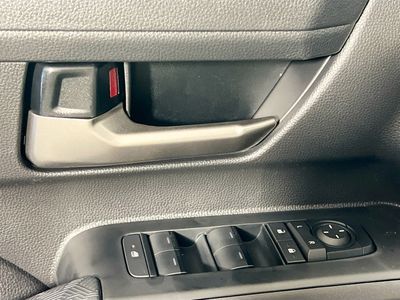 2025 Toyota Tacoma 4WD — photo 14 view