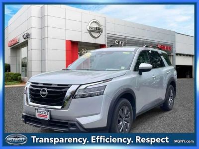 2022 Nissan Pathfinder — interior view