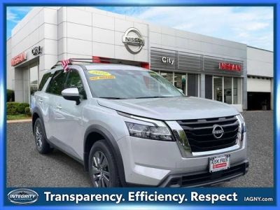 2022 Nissan Pathfinder SV in Brilliant Silver Metallic — front three-quarter view