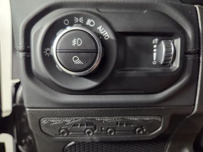 2026 Jeep Gladiator — photo 15 view