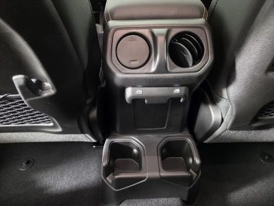 2026 Jeep Gladiator — photo 18 view
