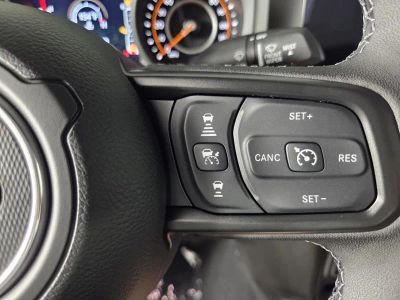 2026 Jeep Gladiator — photo 13 view