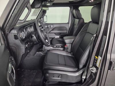 2026 Jeep Gladiator — photo 8 view