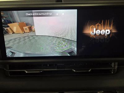 2026 Jeep Gladiator — photo 10 view