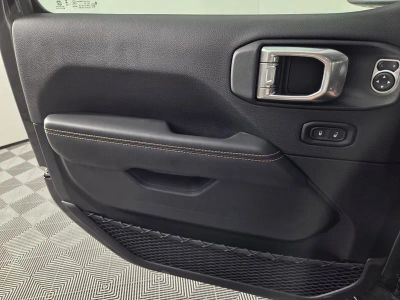 2026 Jeep Gladiator — photo 16 view