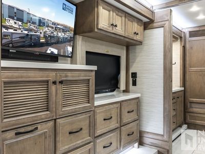 2026 Tiffin Motorhomes Phaeton - Photo 23