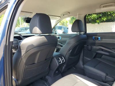 2025 Kia Sorento — photo 9 view