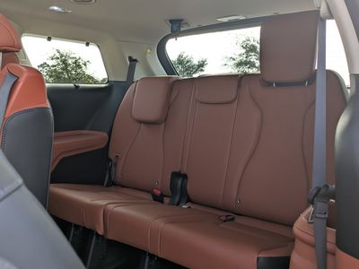 2026 Kia Carnival Hybrid — photo 15 view