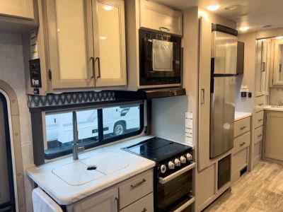 2023 Thor Motor Coach GENEVA - Photo 12