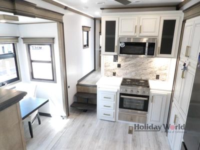 2025 Keystone Montana - Photo 4