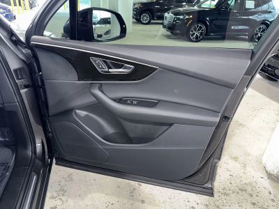 2025 Audi Q7 — photo 9 view