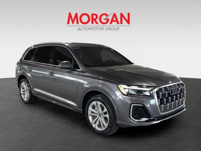 2025 Audi Q7 — side profile view