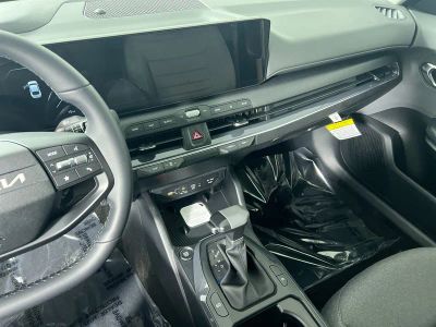 2025 Kia K4 — photo 24 view