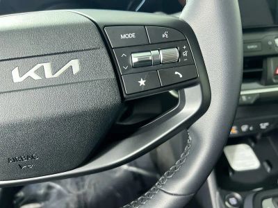 2025 Kia K4 — photo 18 view