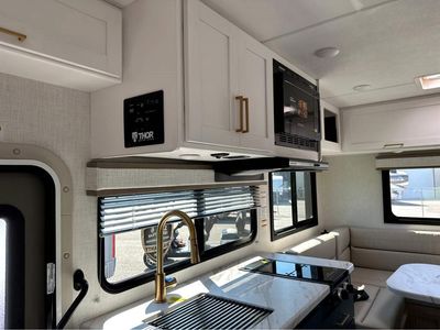 2026 THOR MOTOR COACH MAGNITUDE - Photo 9