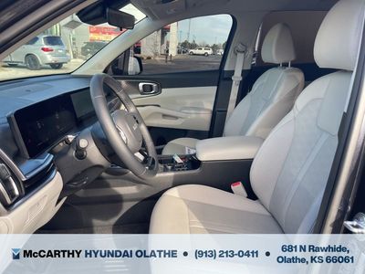 2025 Kia Sorento — photo 7 view