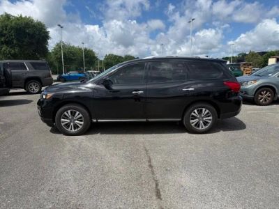 2019 Nissan Pathfinder - Photo 2