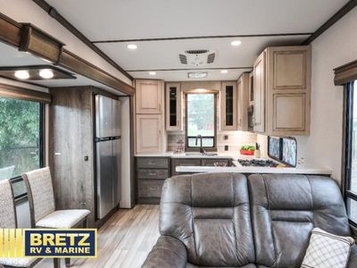 2021 Alliance RV Paradigm - Photo 8