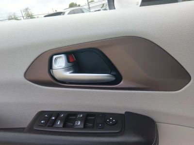 2023 Chrysler Voyager — photo 18 view