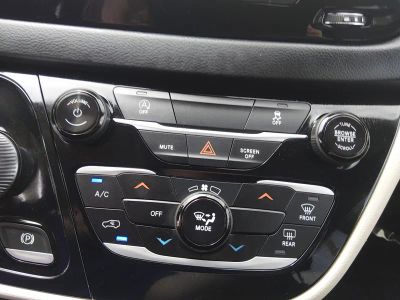 2023 Chrysler Voyager — photo 20 view