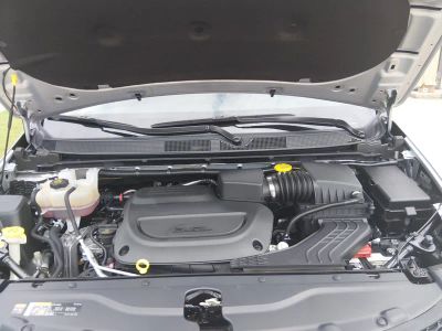 2023 Chrysler Voyager — photo 9 view