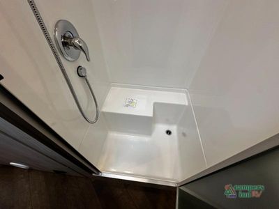 2026 Airstream International - Photo 37